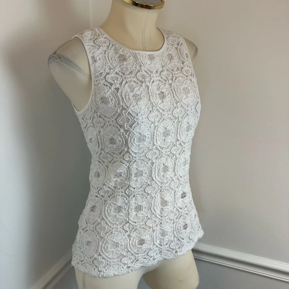 BANANA REPUBLIC Sleeveless White Lace Top Full Back Zip | Size 2 - Picture 2 of 13